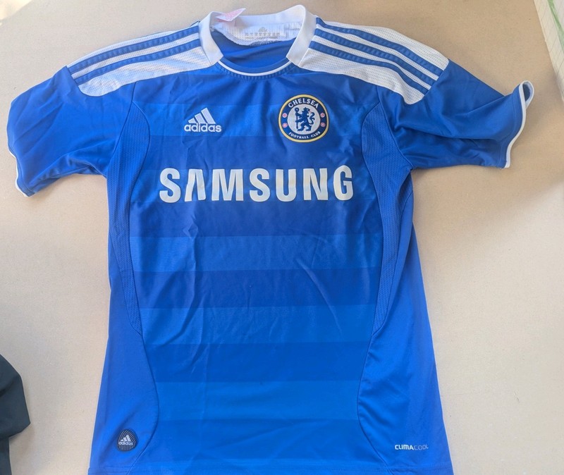 Chelsea Football Club Jersey Child Size  L FIFA World Cup Soccer Shirt Adidas