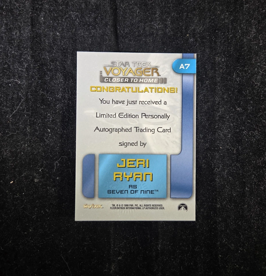 Star Trek Voyager - Jeri Ryan as Seven Of Nine Autograph Card A7 - Image 2 of 2