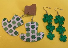 St. Patrick  s Day Earrings Irish Leprechaun Pot Of Gold New Set Of 2 Holiday
