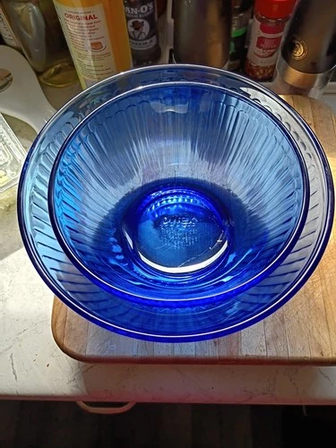 Vintage  Pyrex Cobalt Blue 2.5 And 1.5 L   Ribbed Glass Nesting/ Mixing Bowls