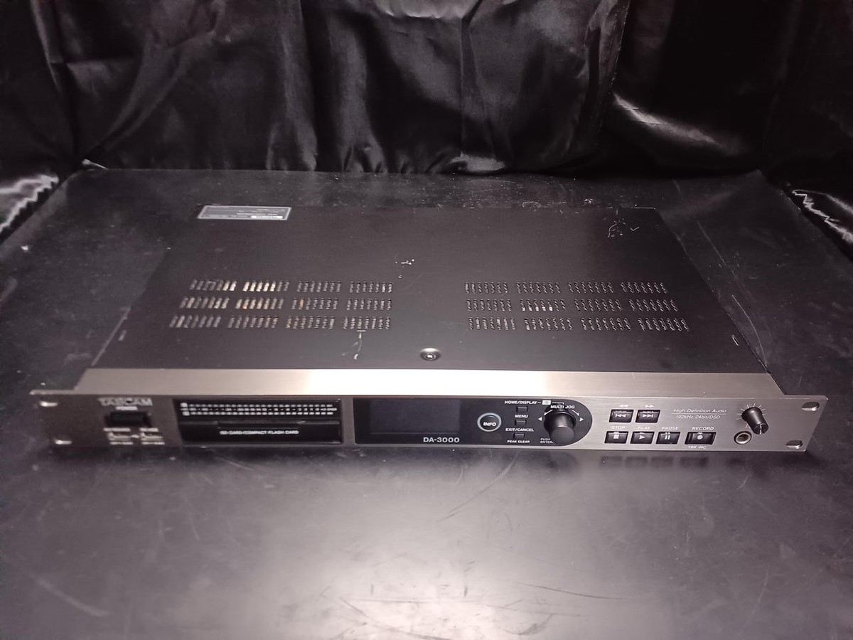 TASCAM DA-3000 Master Recorder PCM DSD Converter Works Tested