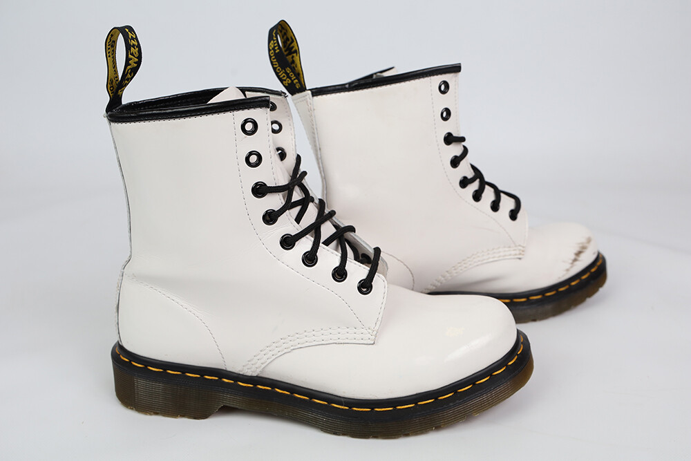 White Dr. Marten AirWair patent leather rubber bouncing sole White Dr. Marten AirWair patent leather rubber bouncing sole