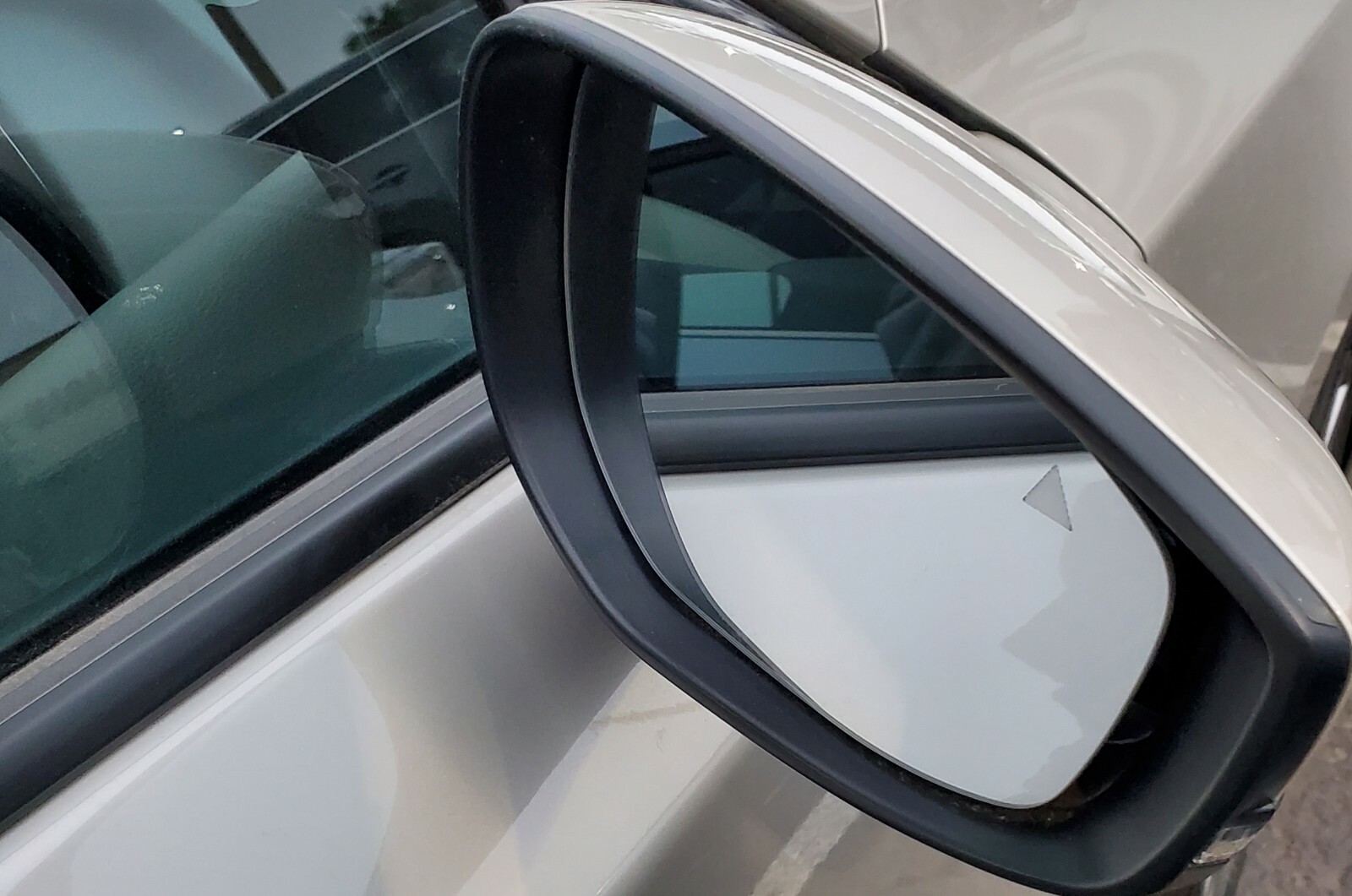 NEW side mirror (For Mazda 3)(2019,2020,2021,2022)(BLINDSPOT)(Silver