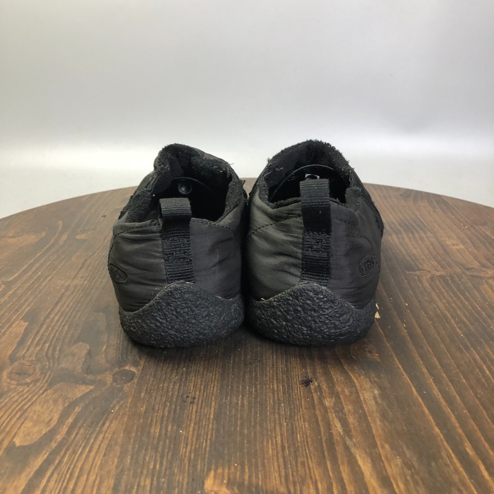 Scarpe KEEN invernali slip on uomo taglia 10 5 nere isolate