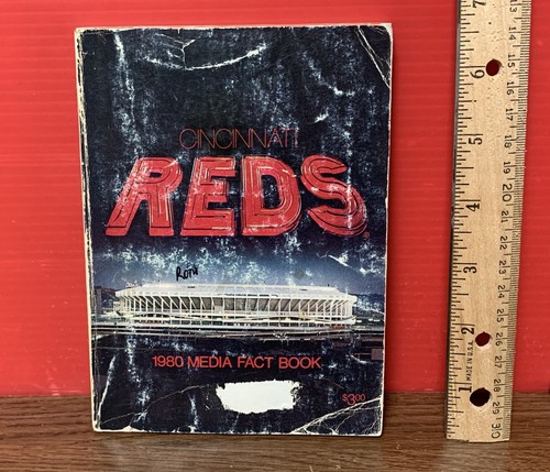 Major League Baseball Scorecards And Yearbooks Each Sold Separately - Picture 149 of 306