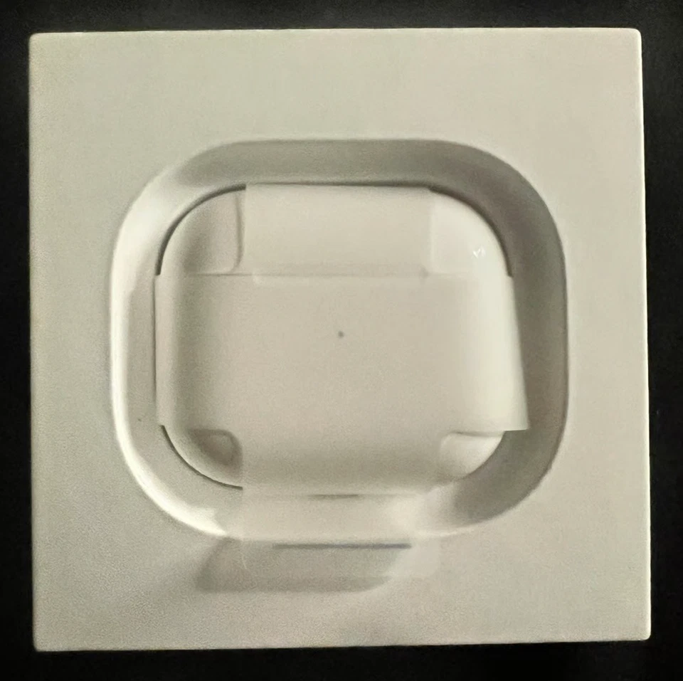 Apple AirPods 3ª generación con estuche de carga inalámbrica MagSafe Foto 2 de 2