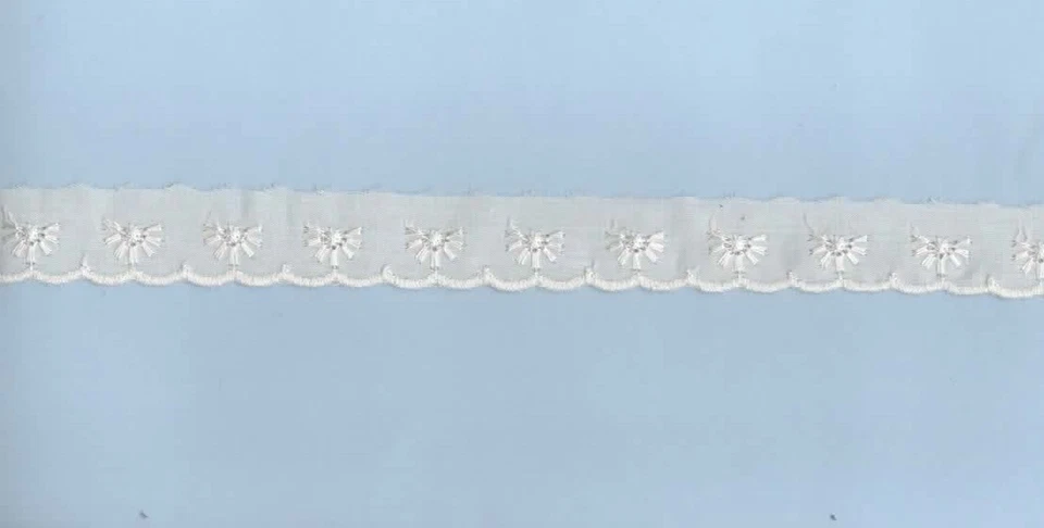 DOVECRAFT Baumwoll Spitze Zierband Blumen Creme 2,5mm 1" Breite 2 m Meterware - Bild 2 von 2