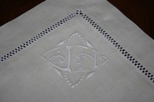 Taie d'oreiller ancienne brodée de jours doubles - Monogramme J H