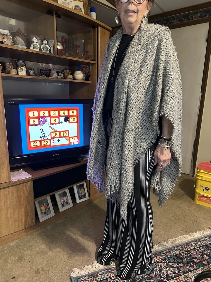 Разноцветный пончо и капюшон Steve Madden с карманами и капюшоном (никогда не носились) - Изображение 3 из 4