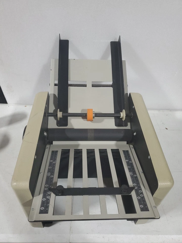 Máquina Plegable Automática Papel Martin Yale Modelo 1501 CV-7 Foto 2 de 4