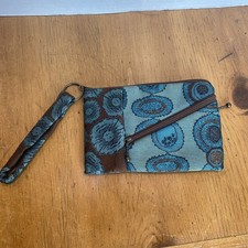 Mini Bolso Cartera Muñequera Maruka Hecho a Mano en Colorado Azul y Marrón Usado en Excelente Condición!