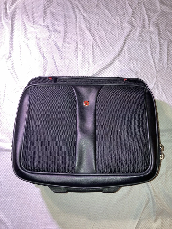 Swiss Wenger Gear Rolling Travel Carry On 17" w/ 15" Laptop Bag Briefcase Bundle - Image 2 of 4
