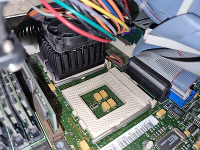 PC systema Pentium 166 Adaptec SCSI CR-506 ST34371N Windows 98 ASTEC Dual Socket