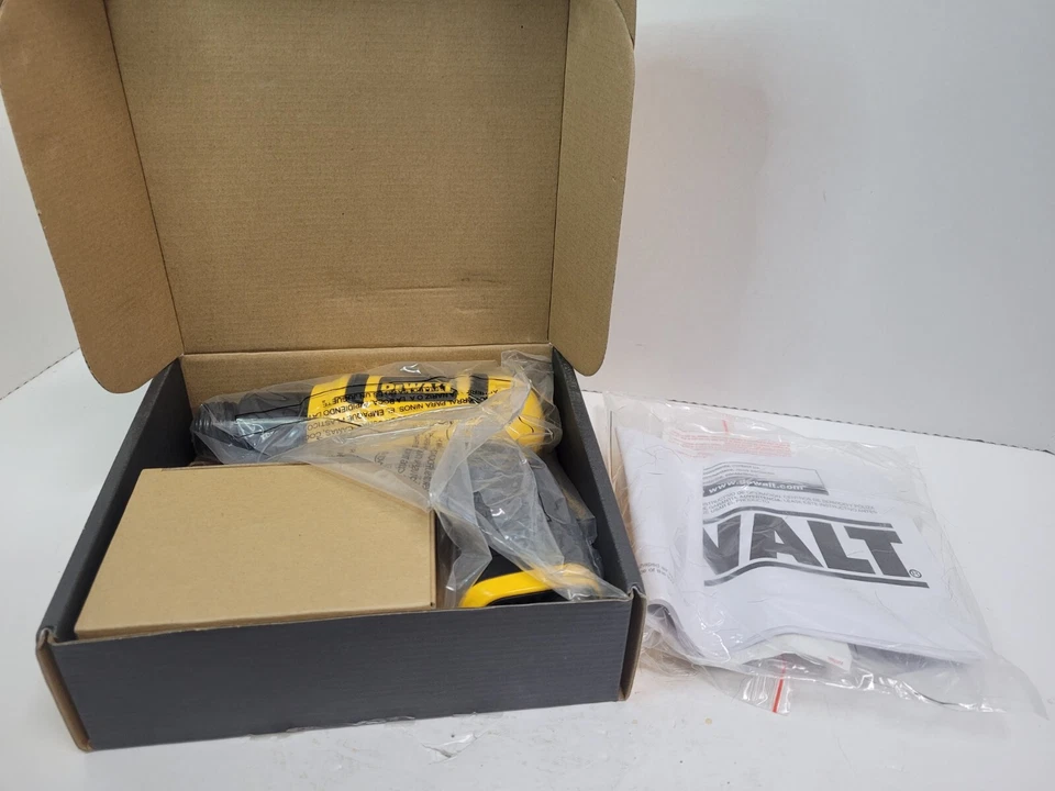 Dewalt Air Chisel Hammer : DWMT70785 - like new ( B260 ) - Image 3 of 4