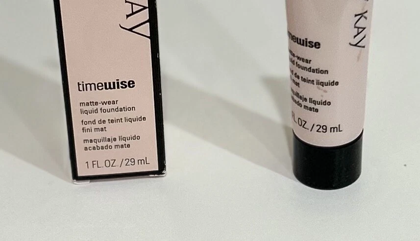 MARY KAY Timewise Matte-Wear Liquid Foundation 1 Oz. Ivory 3 New In Box 038752 - Image 2 of 4