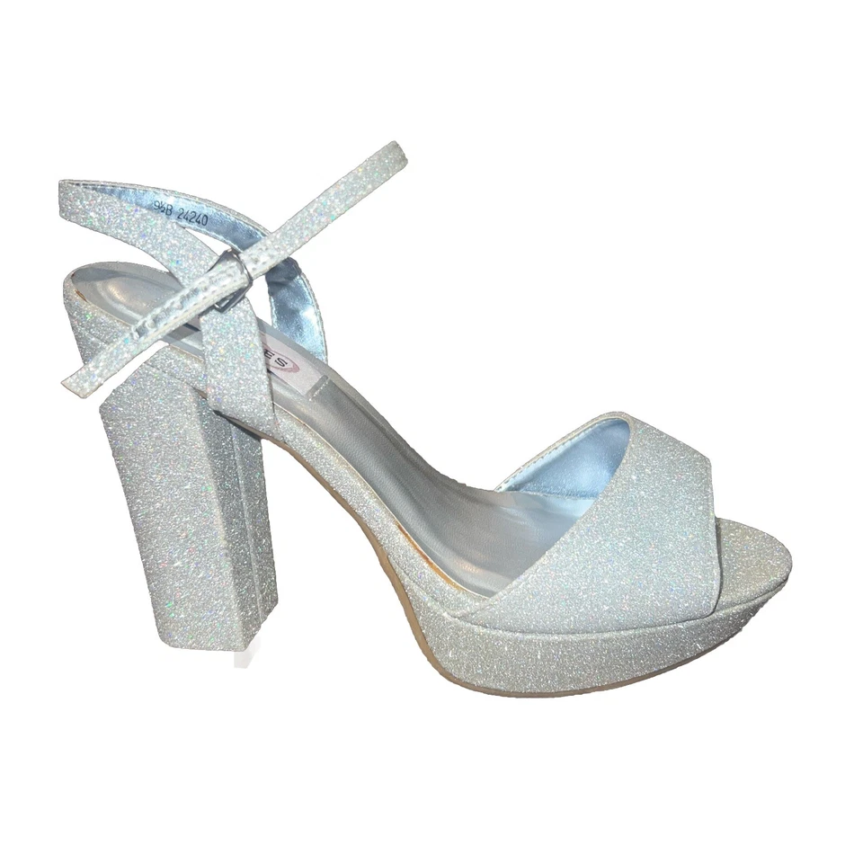 Dyeables Whitta Women's Sandal 5” Heels Size 10 Silver Glittery - Image 3 of 4