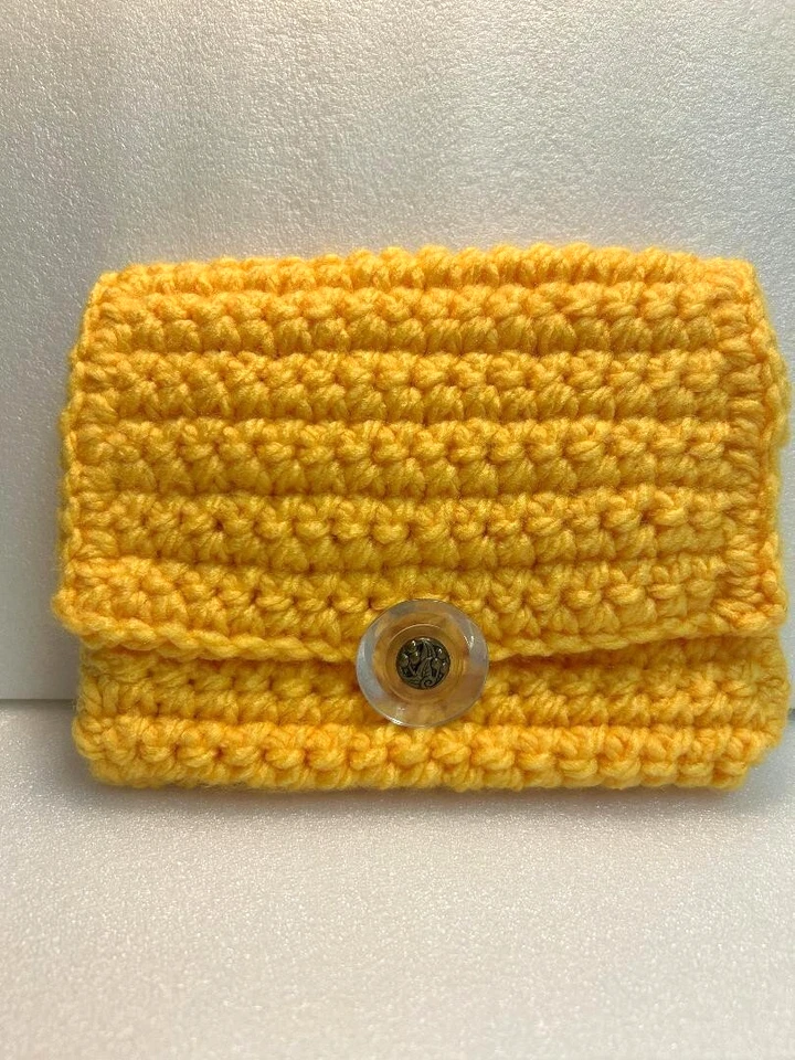 Funda para Kindle o eReader de ganchillo hecha a mano - Gruesa para lavar a máquina - Cierre de botón grande Foto 3 de 4