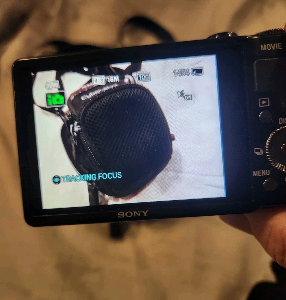 Sony Cyber-shot DSC-HX9V Camera 16.2MP 16x Zoom With Case And Charger & SD Card - Image 2 of 4