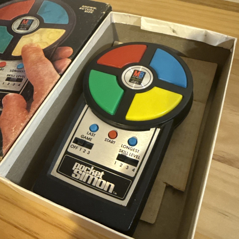 Vintage Pocket Simon Electronic Handheld Game (1980)  - Untested - Image 3 of 4