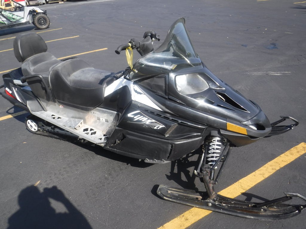 2015 Arctic CatÂ® Lynx 2000 LT WHITE NLACK