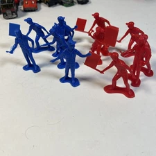 Vintage Plastic Race Track Pit Crew Toy Figure - Tim Mee 13pc