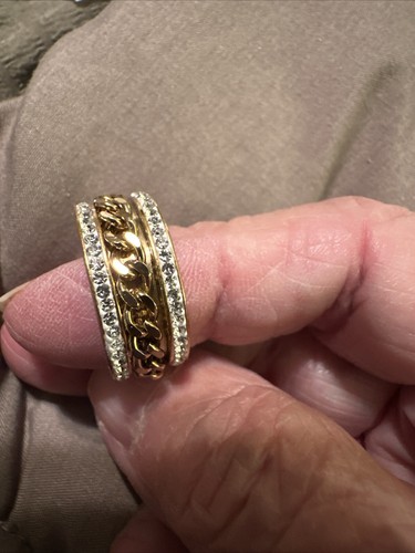 Sparkling Silver Rhinestones That Has A Gold Chain In Center Of Ring Size 7 - Picture 8 of 9