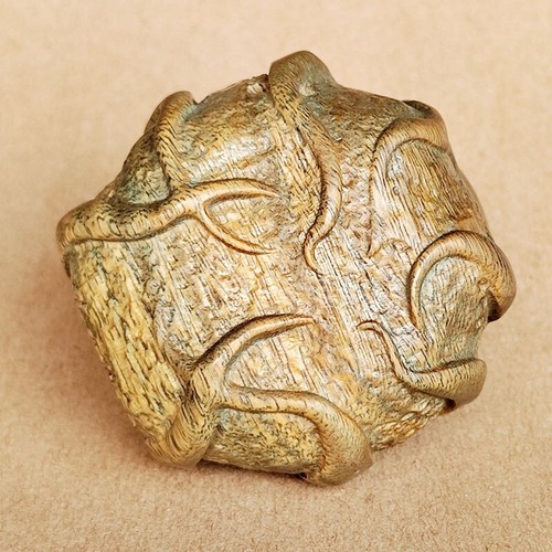 Netsuke de sándalo verde tallado a mano de 2" ZQ051-: hermoso pulpo - Imagen 9 de 9