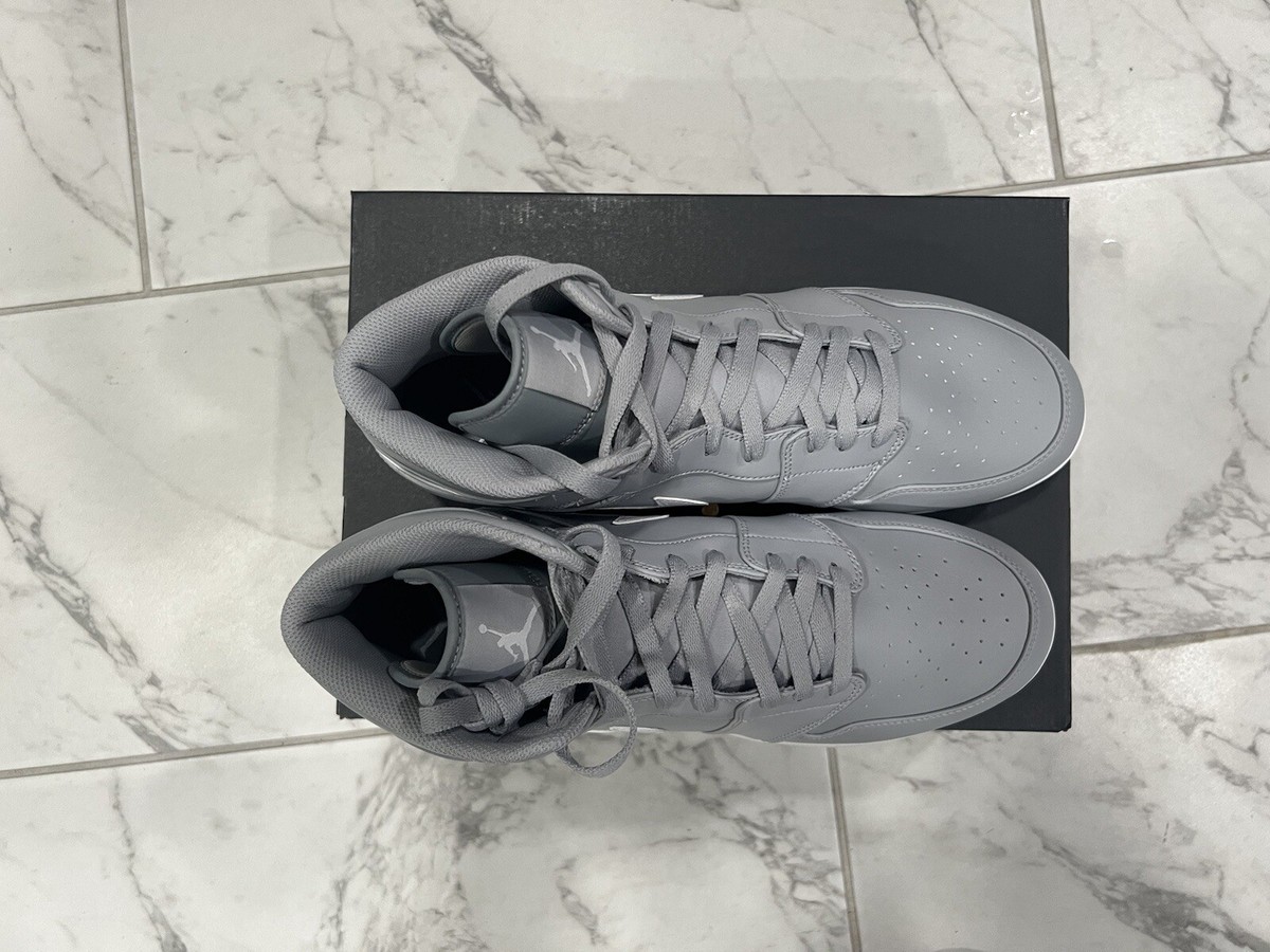 Nike Air Jordan 1 Retro MCS Baseball Cleats Wolf Grey White AV5354-003 size 12 Nike Air Jordan 1 Retro MCS Baseball Cleat Wolf Grey White  main image 4