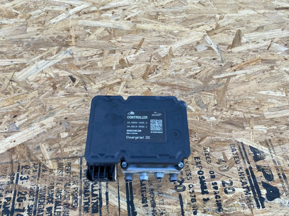 Controlador de bomba hidráulica de freio ABS 7W832C405 AC JAGUAR XK XKR (07-11) FABRICANTE DE EQUIPAMENTO ORIGINAL - Imagem 2 de 4