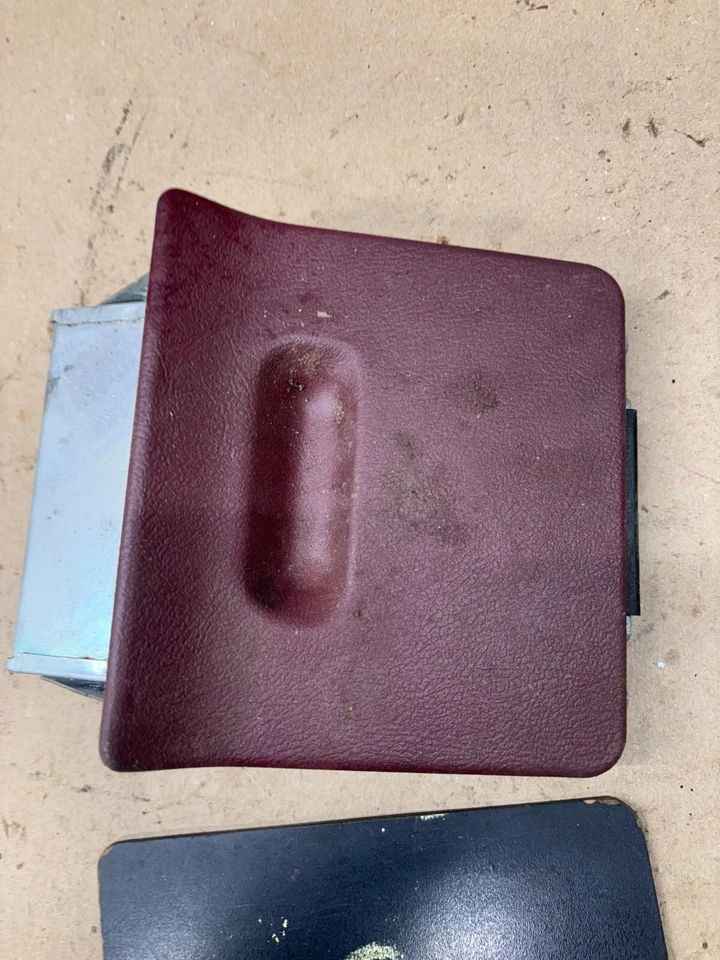 Cenicero Pontiac Catalina 1970 tablero cenicero Trey Slider Bonneville 70 cigarrillos Foto 3 de 4