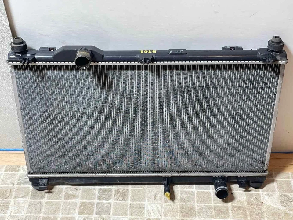 Radiador de refrigeración del motor usado 422133-5611 para LEXUS IS250 2006-2015 2,5 L Foto 4 de 4