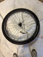 Bontrager 29er 6 bolt disc Wheelset with Maxxis 29 x 2.10 UST tubeless tires;