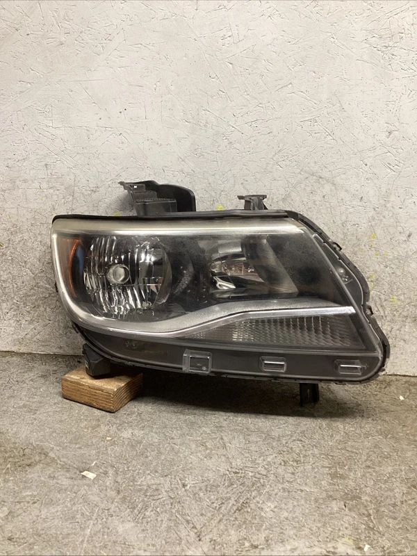 2015-2022 Chevrolet Colorado Right RH Passenger Side Headlight OEM Halogen