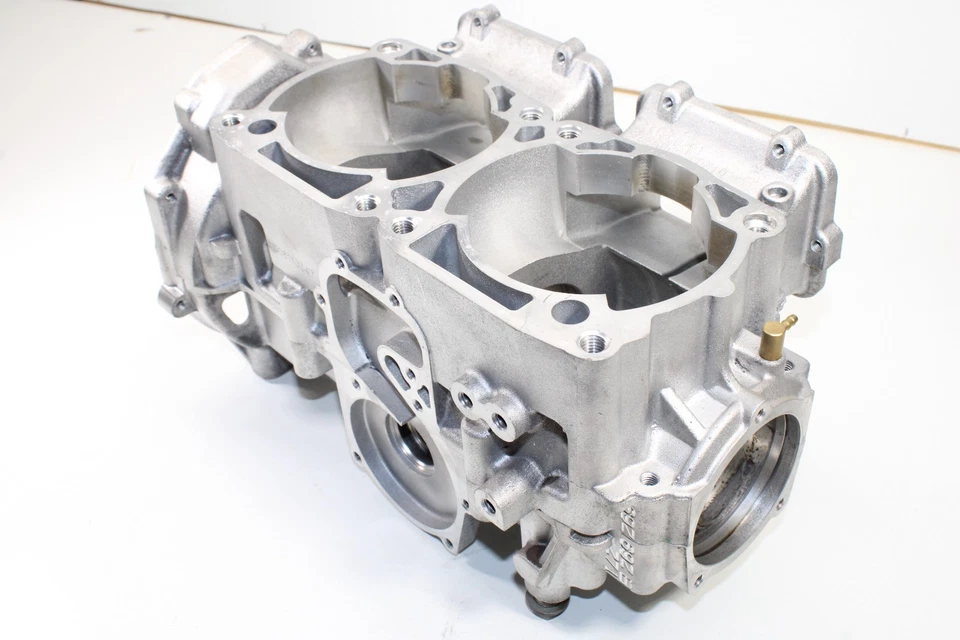 Polaris 2011 -2012 Switchback Assault 800 Rmk 800 cárter de corrida 2204342 - Imagem 3 de 4