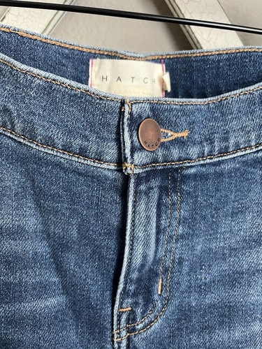 ¡NUEVO CON ETIQUETAS! Pantalones de mezclilla de maternidad Hatch The Crop para mujer 29 Under Belly Kick acampanados - Imagen 5 de 9
