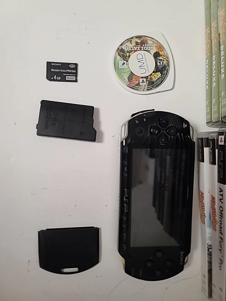 Original PSP W/ 46 GAMES And 4gb SD Card Final Fantasy, Monster Hunter3, Kingdom - Image 2 of 4