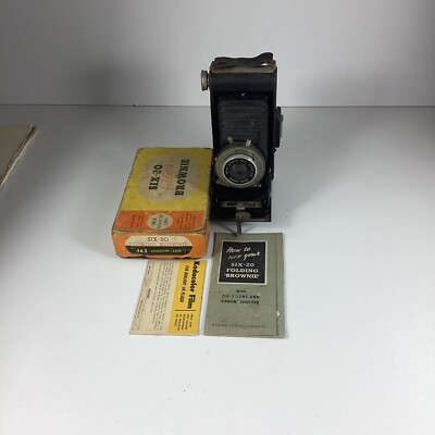 Kodax Six-20 Folding Brownie Anaston F6.3 Lens Dakon Shutter - Vintage Camera