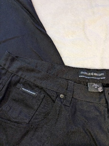 Vintage Rocawear Men's Dark Black Jeans Sz 48x29 Loose Fit Gold Logo Black Patch
