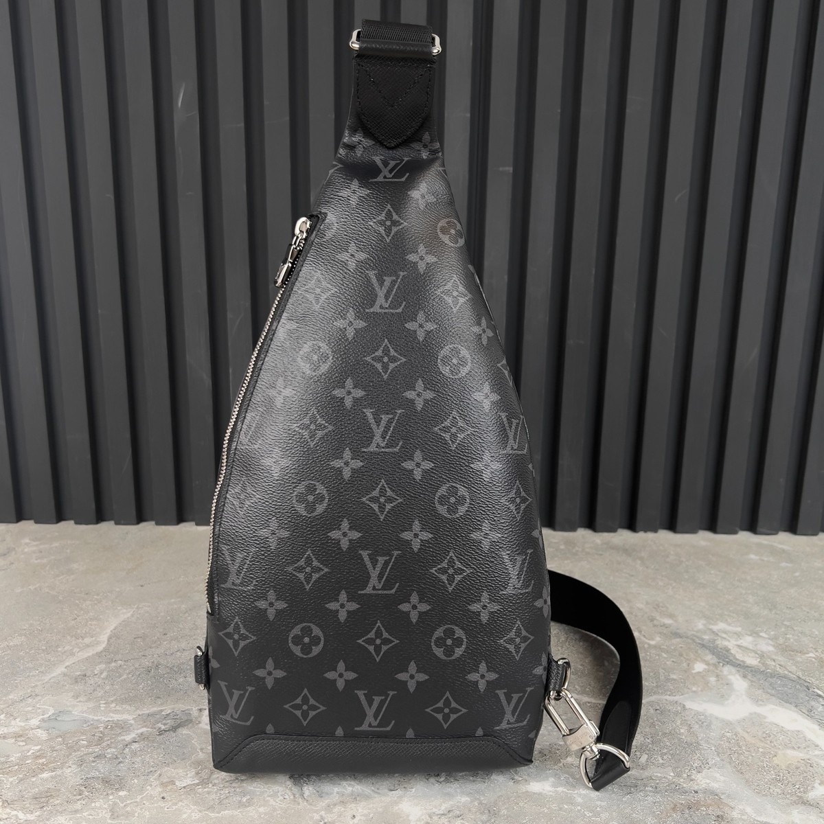 ルイヴィトン エクリプス バッグ Louis Vuitton Duo Slingbag Monogram Eclipse Canvas Taigarama