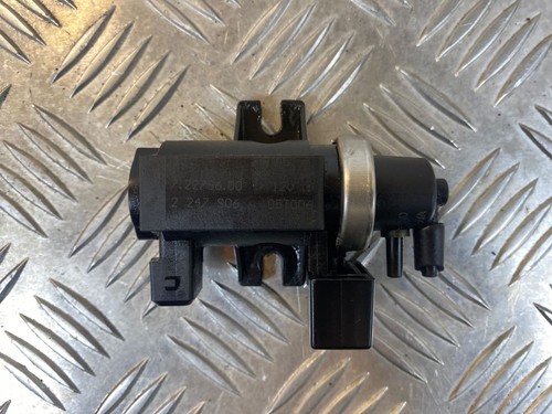 BMW 5 E60 E61 2005 Diesel 130kW Turbolader Druckwandler Magnetventil 2247906