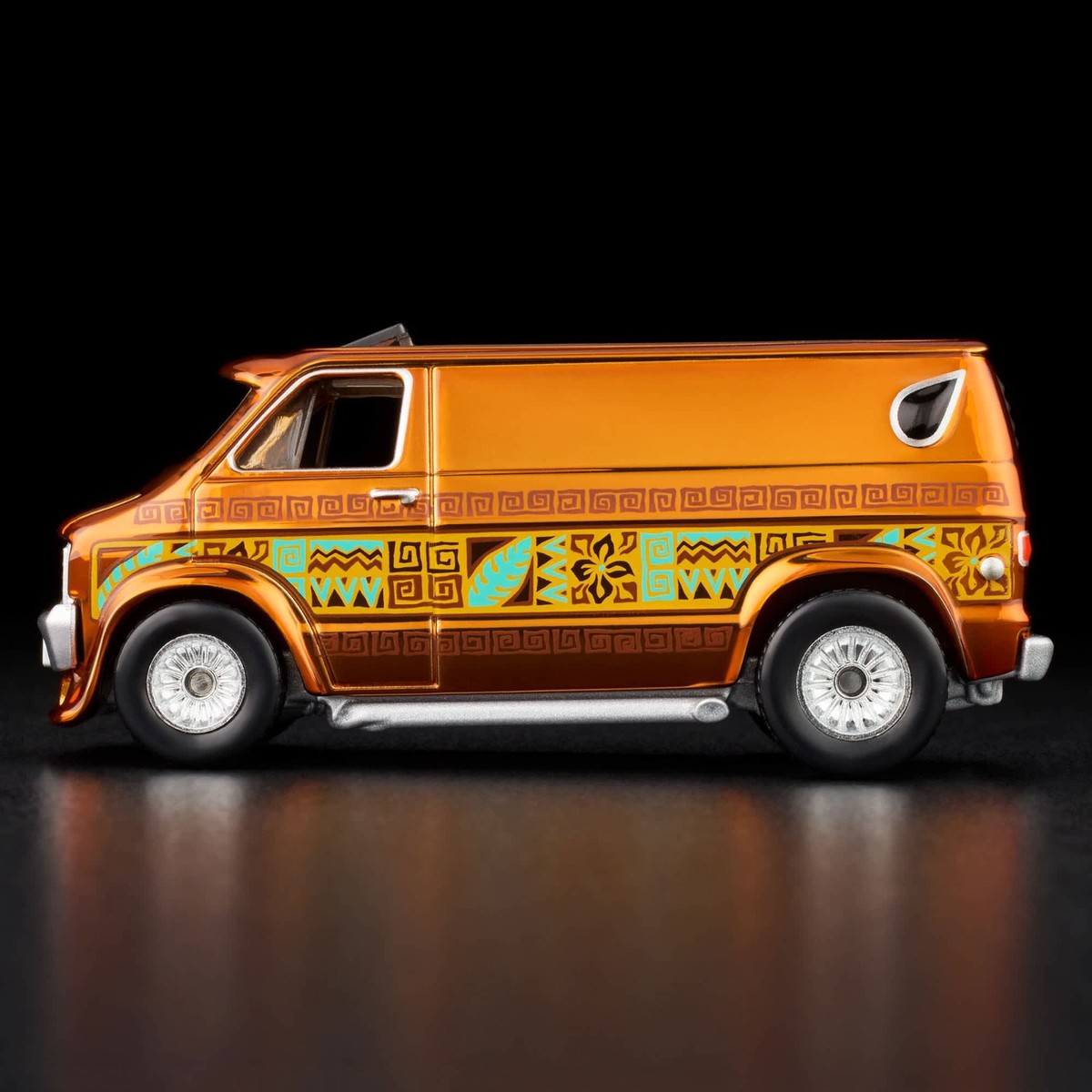 1:64 Hot Wheels Limited Edition 2025 RLC 70s Dodge Tradesman Van