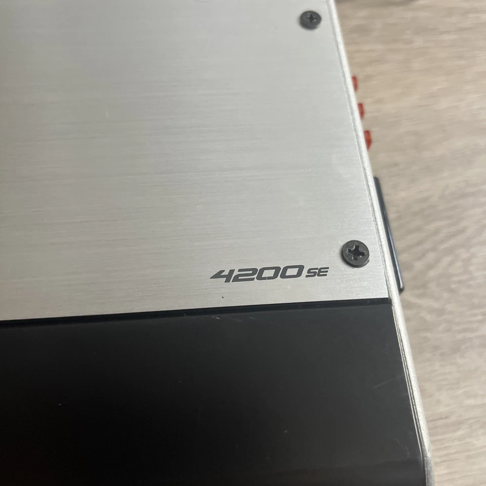 Amplificador ARC AUDIO 4200SE Edición Signature 4 Canales Clase AB Coche Amplificador Funcionando Foto 3 de 4