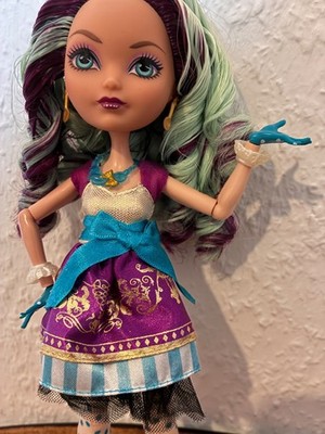 Ever After High Maddie Hatter G1 Signature Royals