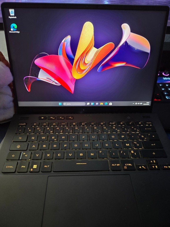ASUS ROG Zephyrus G14 GA402 RK 6800HS 24 GB/1 TB/WQXGA immagine/8 GB GPU RX 6800s