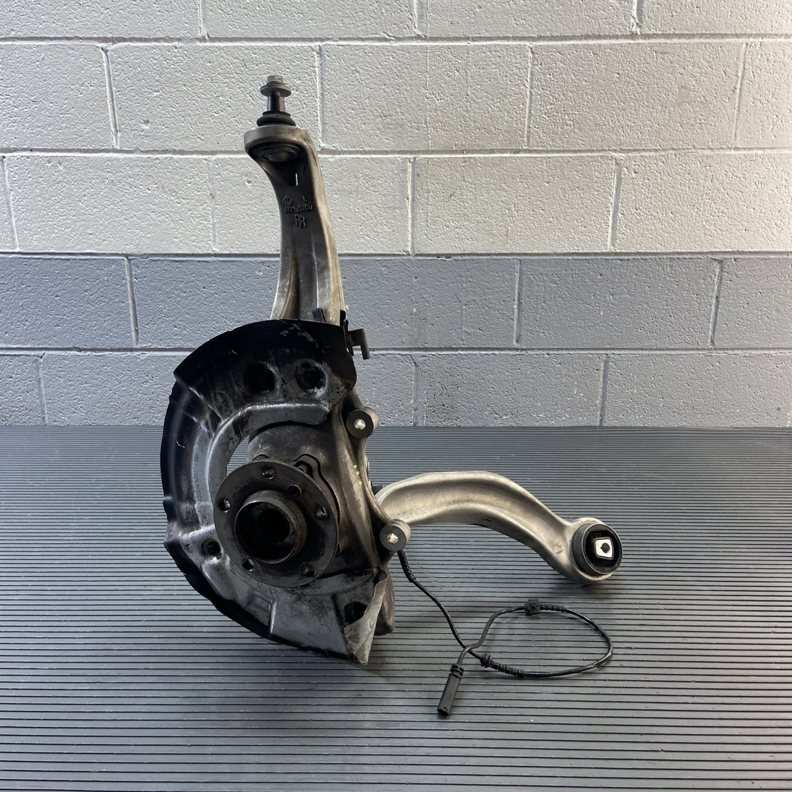 Rolls-Royce Dawn 2017-2023 Front Left Steering knuckle
