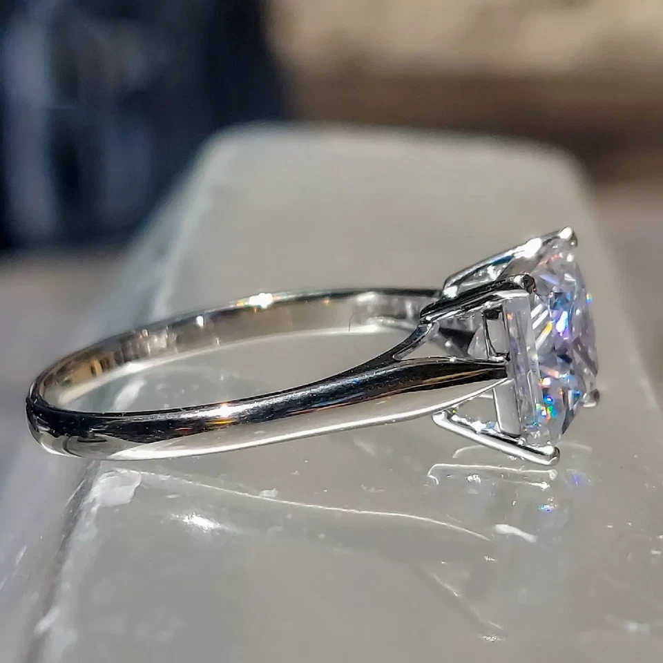 Estate ring ,10k white gold ring ,2 ct certified. princess cut. Engagement ring - Image 4 of 4