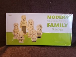 Land Of Nod Modern Dollhouse Family Wooden Figures - FAMILY OF 6