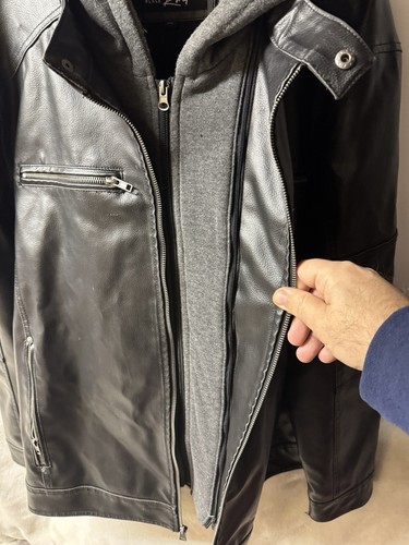BLACK RIVET MEN’S XXL BLACK REMOVABLE HOOD MOTO GRUNGE POLYVINYL LEATHER JACKET - Picture 5 of 8