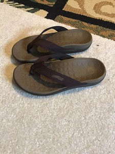 vionic sandals size 5