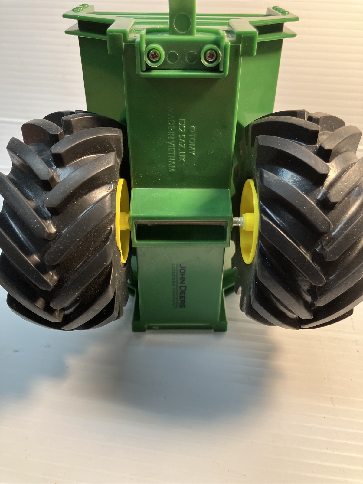 John Deere TOMY monster tread plastic grain feed wagon --Wagon only
